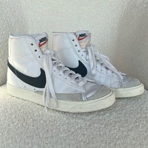 Nike W Blazer Mid ‘77 Black & White High Top Sneakers SZ 7.5